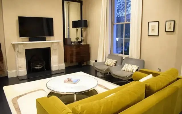 3 Bedroom Apartment in Kensington