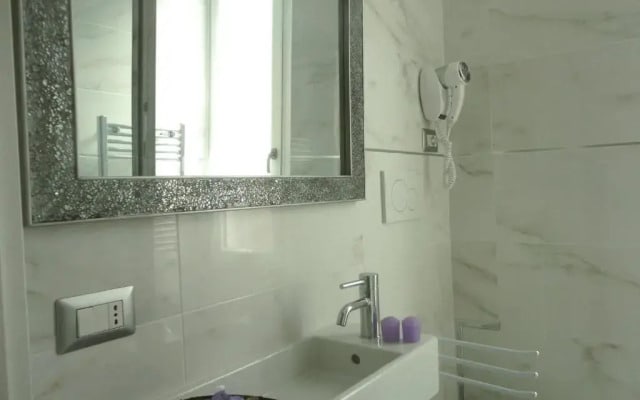 CAMEO B&b