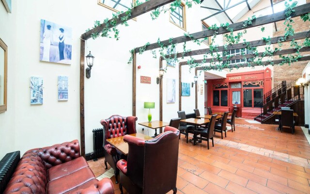 OYO Hotel Clamart