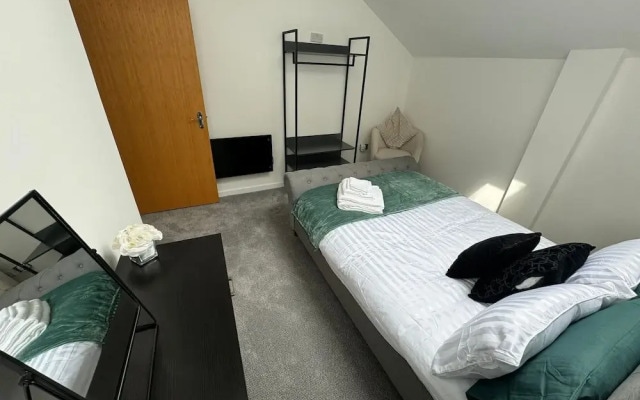 Luxury Loft Style 2 Bed Apartment Next to Excel/o2