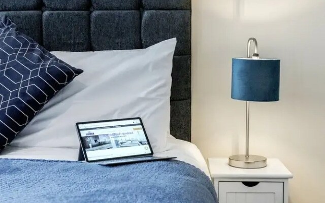 Real - Queens Serviced Apartments