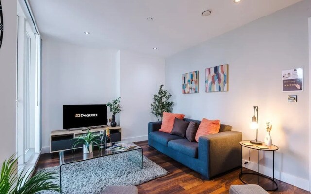 NEW Stunning 2 Bed Flat in Manchester Sleeps 4