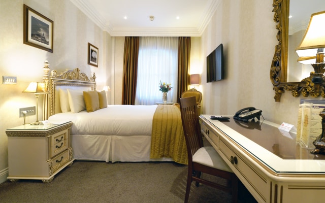 Ashburn Hotel