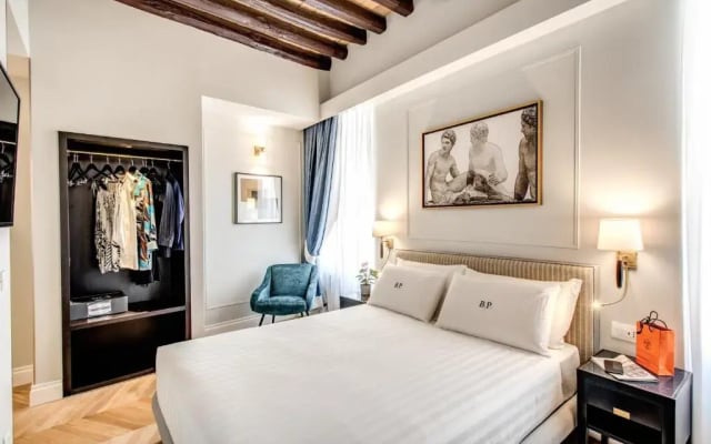 RomAntique Suites
