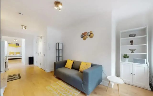 New Spacious 1 bed studio flat in Aldgate