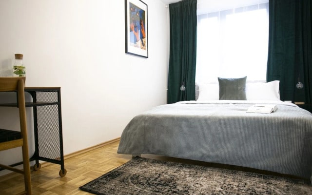 oompH Warsaw Center Well Designed Apt