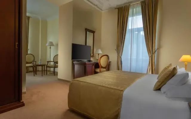 Savoy Westend Hotel