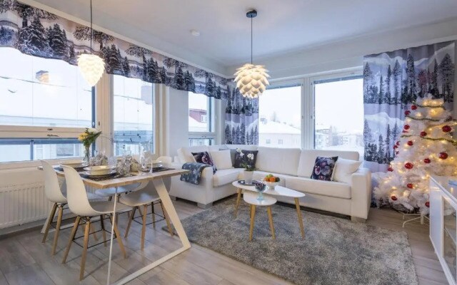 Tuomas´ luxurious suites, Ahola