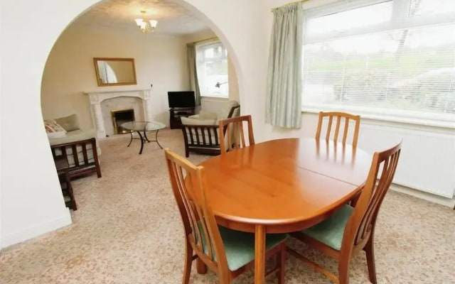 2BR Home/garden/patio/city Access/6 Guests
