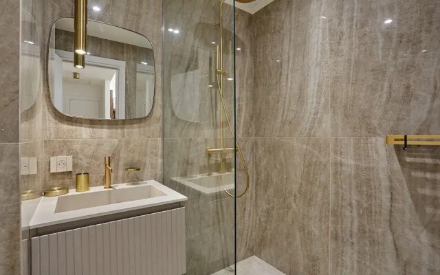 Elegant Flat Matignon Avenue Faubourg St Honore