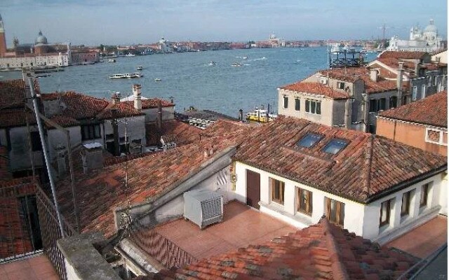 A Bed in Venice