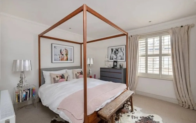 3-bed Home w Private Parking Fairytale Garden