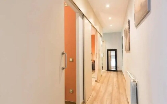 Cozy 2 Bed Apt Near Sagrada Familia