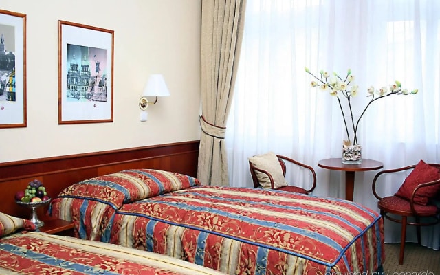 Hotel 16
