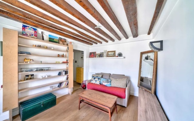 Charming 2 Room Apartment - Paris