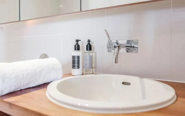 Stunning 2 bed Penthouse apartment
