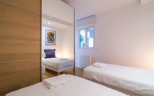 Canal House Paris