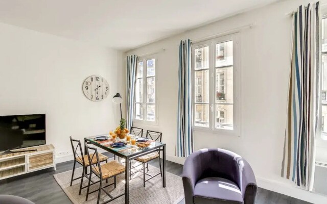 Louvre - Saint Honore Area Apartment