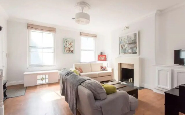 2 Bedroom Victorian House With Garden