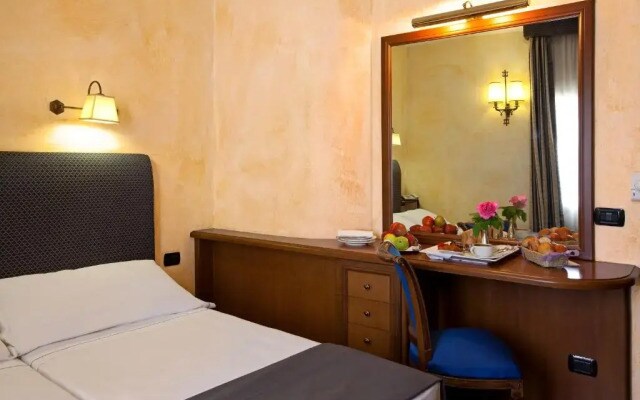 La Fenice Hotel