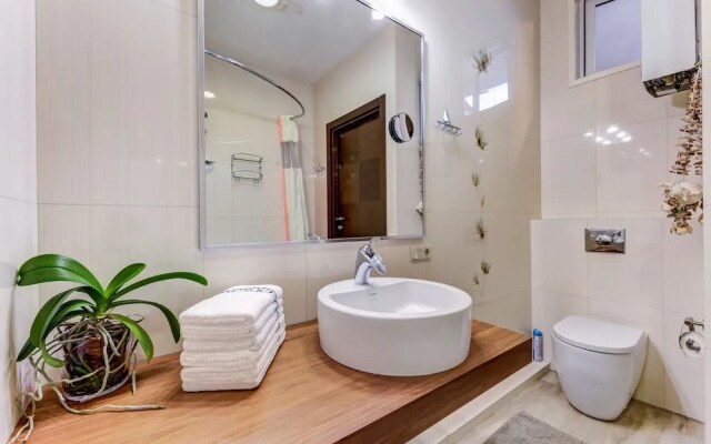 Home4day Spacious loft in the heart of Petersburg