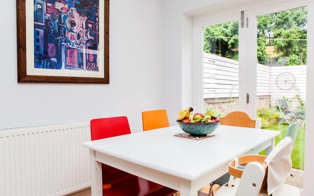 3 Bedroom Property With Garden in Central