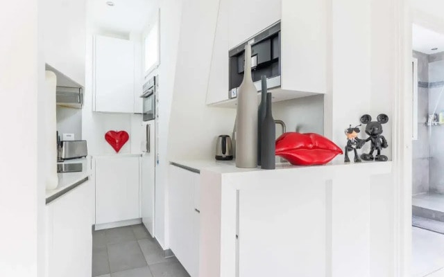 Squarebreak - Arc de Triomphe Apartments