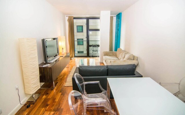 Discovery Dock Apartments West