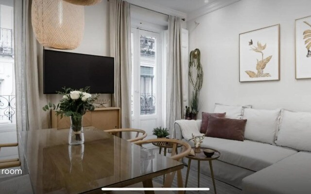 Amazing and new apartment five minutes from gran via