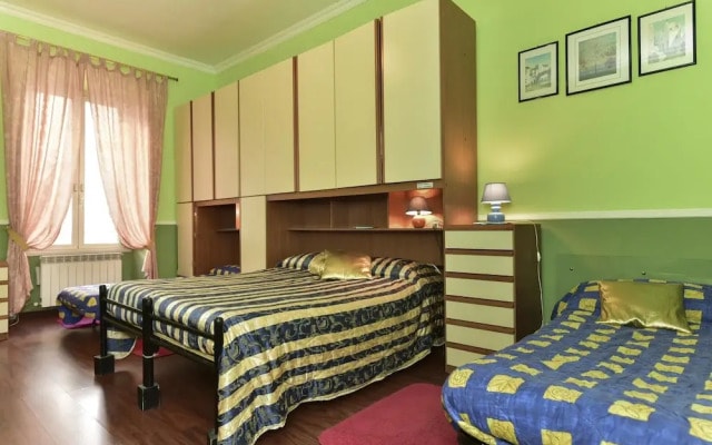 Nicole Rooms
