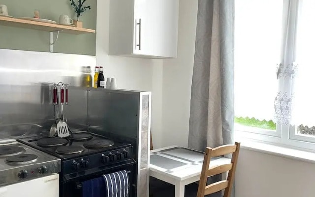 Apartment - Sleeps 2 - Parking - Station Close