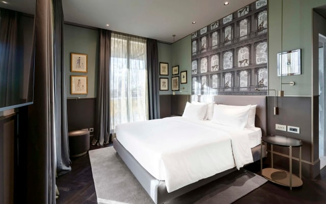 Отель Radisson Collection, Roma Antica