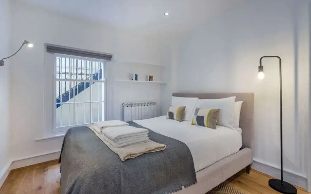 The Fairytale - Fitzrovia - by Frankie Says