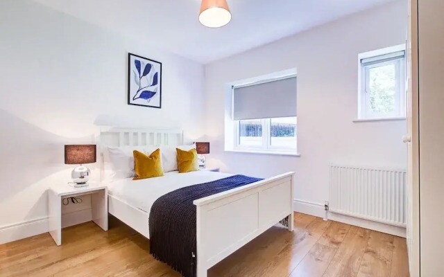 Hybrid Resi New Malden