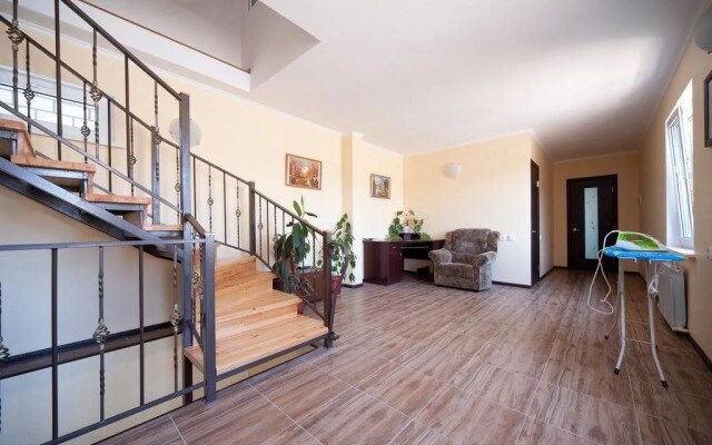 Guest House 888
