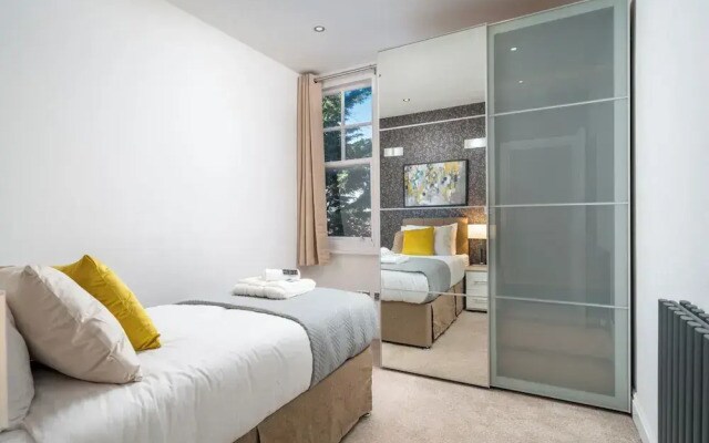 Madika Homes Luxe Apartment in Mill Hill