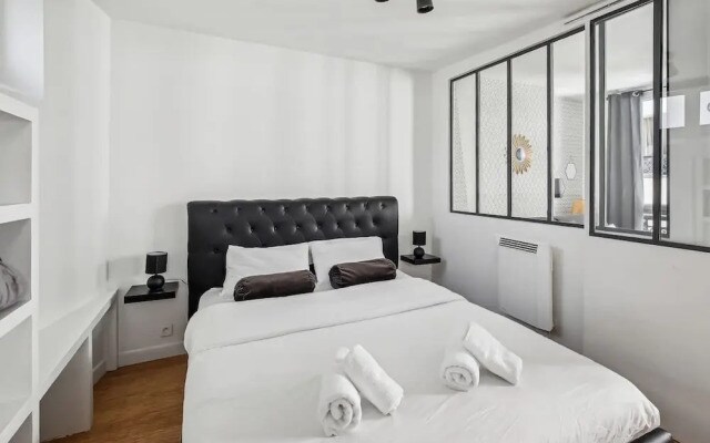 Studio at the Heart of the Marais Rue des Rosiers