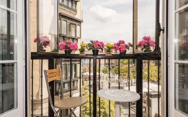 Plaza Santa Ana Apartment