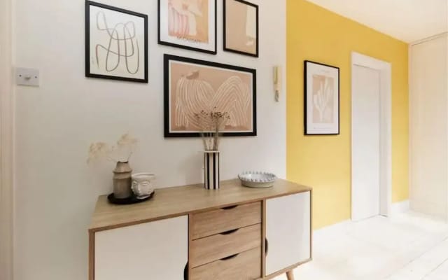 The Hampstead Wonder Spacious 4bdr House With Balcony