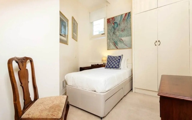 Linden Gardens Mews