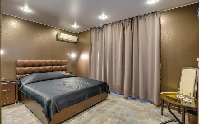 Grey Hotel