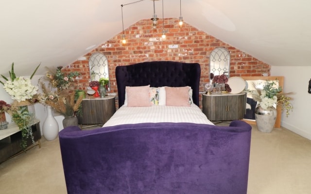 Lincoln 4-beds, Sleeps 13, Hot Tub & Pet Friendly
