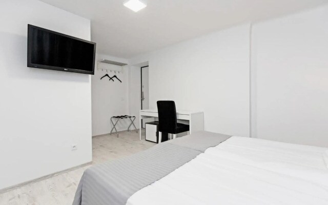 HappyInn Rooms
