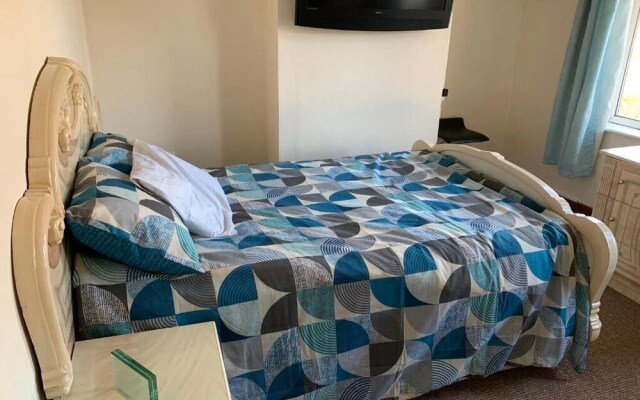 Busy Bee Guest House