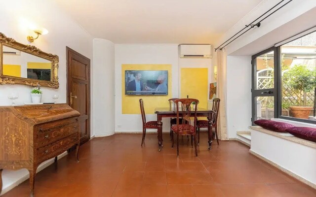Rental in Rome Ciambella Art Home