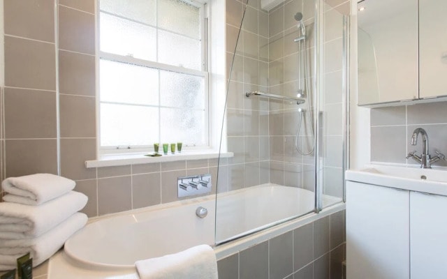 Bright 2BR Flat in St. Katharine's Docks