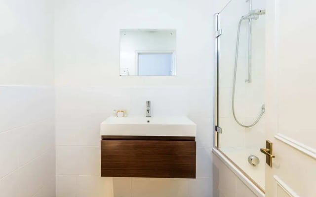 Bright and Spacious Notting Hill Nest