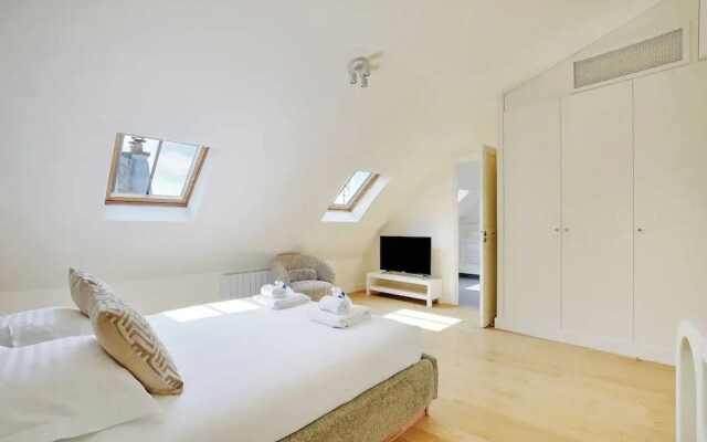 Apt a/c 3br/6p - Saint-lazare/les Champs Elysee