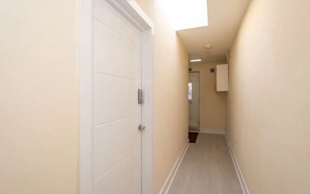 Newly Refurbished Studio, 20mins to London Bridge