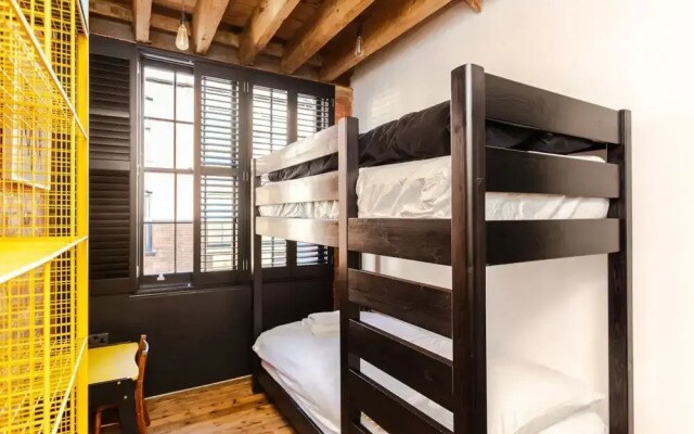 Spectacularly Unique 4 Bedroom House in Bethnal Green